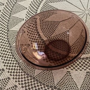 Pyrex cranberry # 325 large 2.5 L glass mixing bowl. – – Vintage.